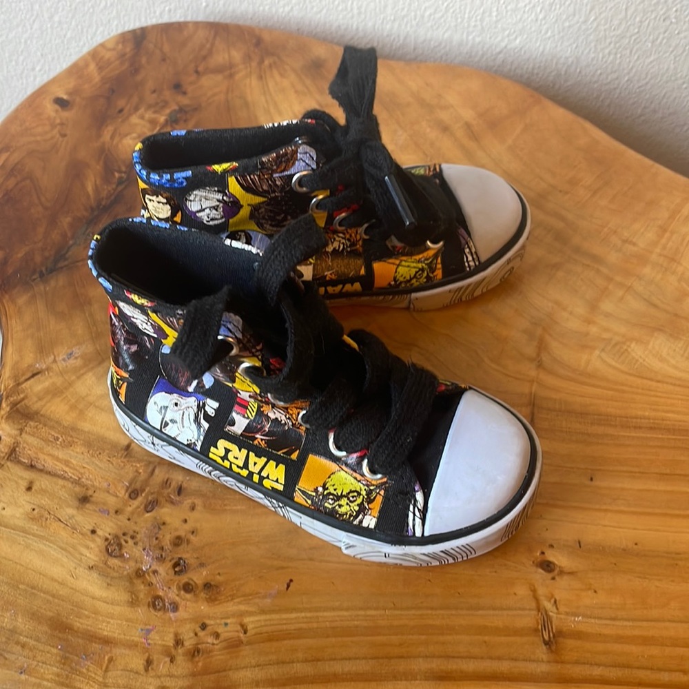 Converse Star Wars high tops size 7